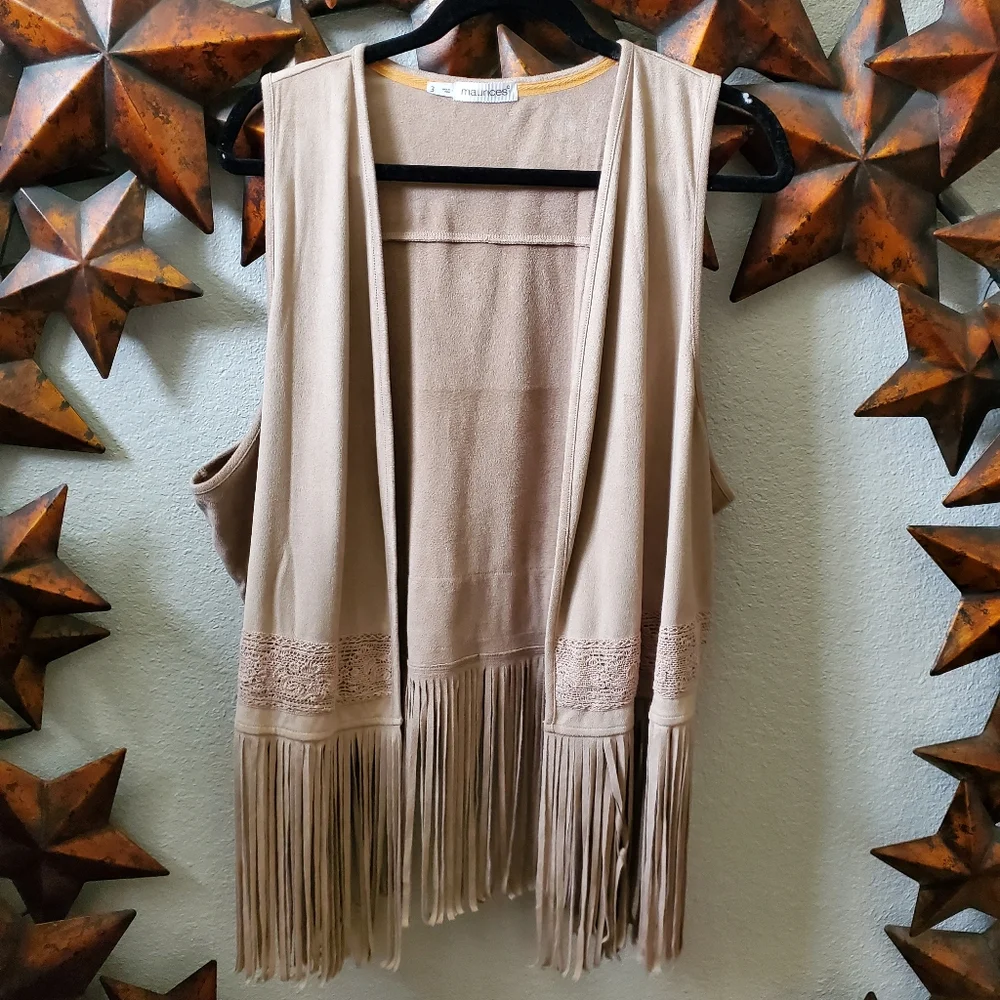Fringed Fabric long Vest. Size 3 Maurices. Beige in color, very very, soft. - Picture 1 of 4